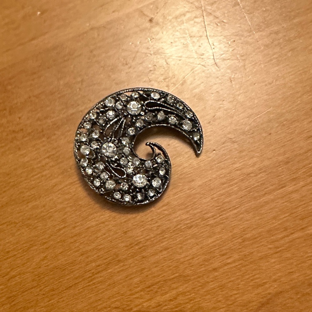 Rhinestone Swirl Pin Brooch - Silver Tone with Clear Crystals vintage